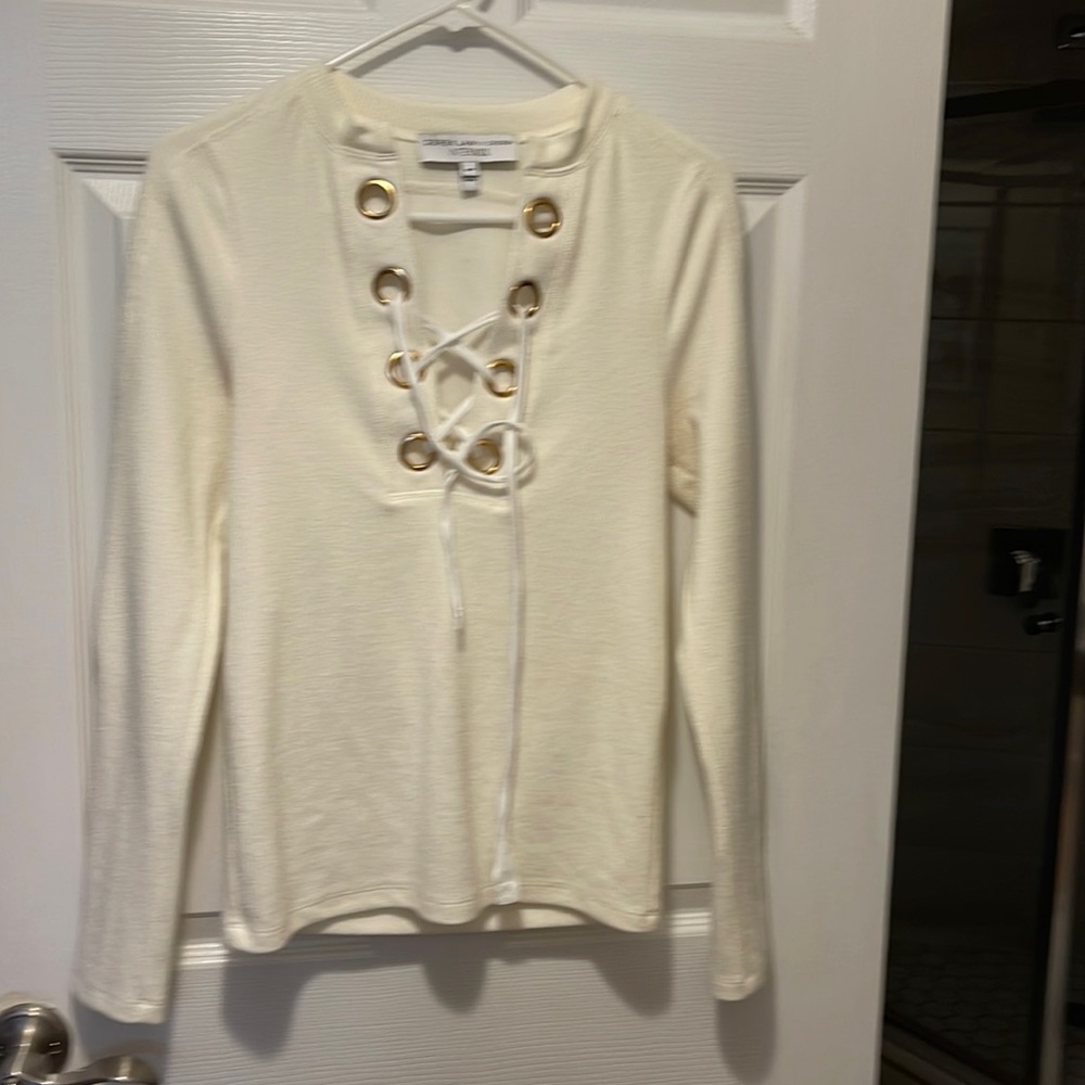 Beautiful cream color size M excellent condition